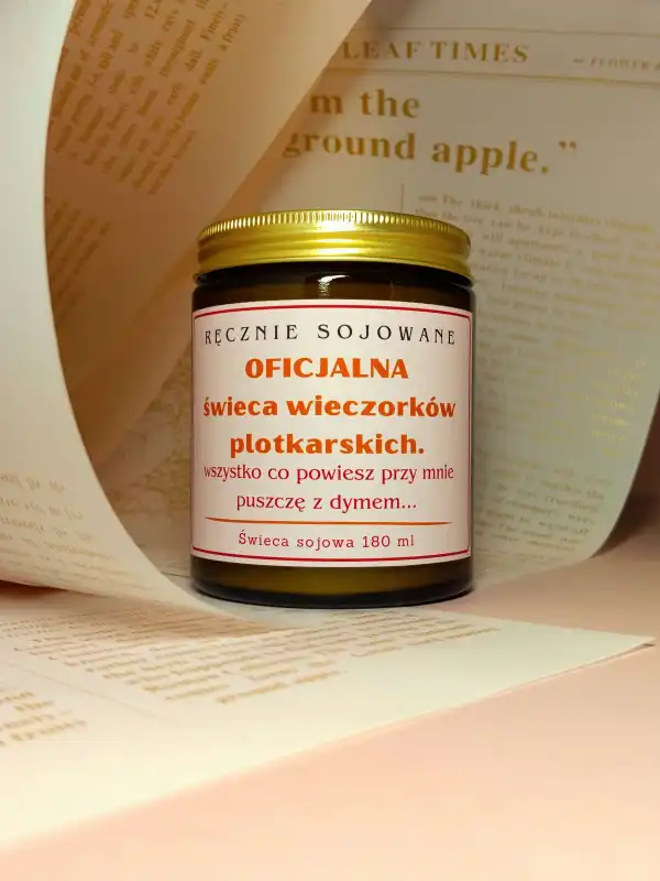 Świeca sojowa Oficjalna świeca wieczorków plotkarskich 180ml – Zielone Jabłuszko .jpg