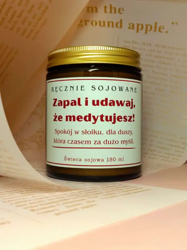 Świeca sojowa Zapal i udawaj że medytujesz 180ml – Eukaliptus i Mięta.jpg