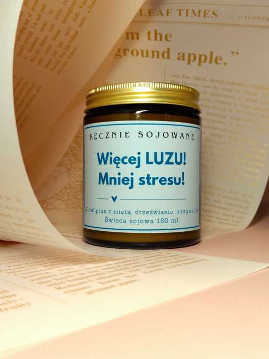 Świeca sojowa Więcej luzu mniej stresu(180ml)-[eukaliptus z miętą] reczniesojowane.pl.jpg