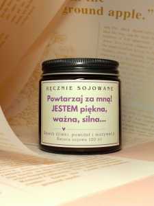 Świeczka sojowa powtarzaj za mną Jestem Piękna Ważna Silna(120ml)-[śliwka] reczniesojowane.pl.m.jpg