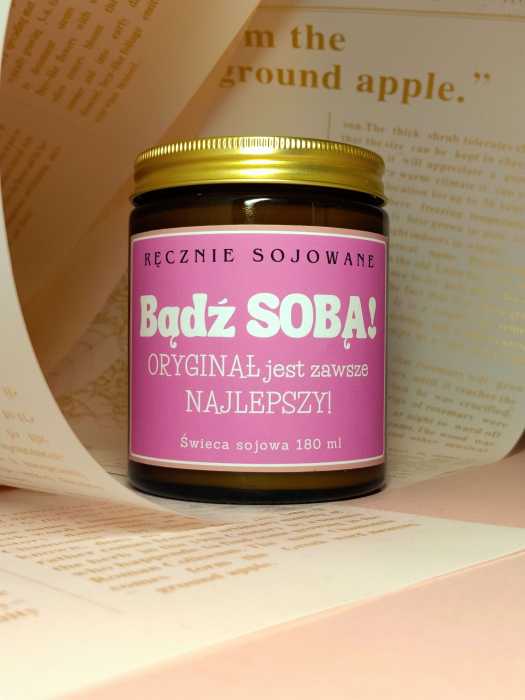 Świeca sojowa Bądź sobą 180ml – Tajemniczy Ogród reczniesojowane.pl.jpg