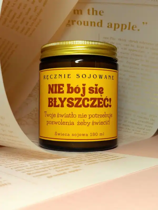 Świeca sojowa duża Nie bój się błyszczeć 180ml – Tajemniczy Ogród reczniesojowane.pl.jpg