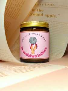Świeca sojowa Prawdziwa kobieta 180ml – Dzikość róży.jpg