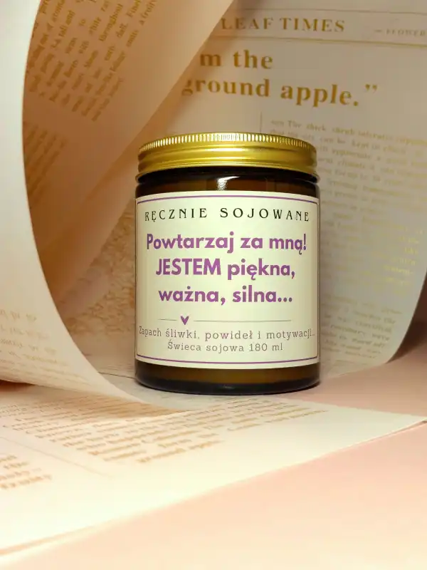 Świeca sojowa powtarzaj za mną Jestem Piękna Ważna Silna(180ml)-[śliwka] reczniesojowane.pl.jpg