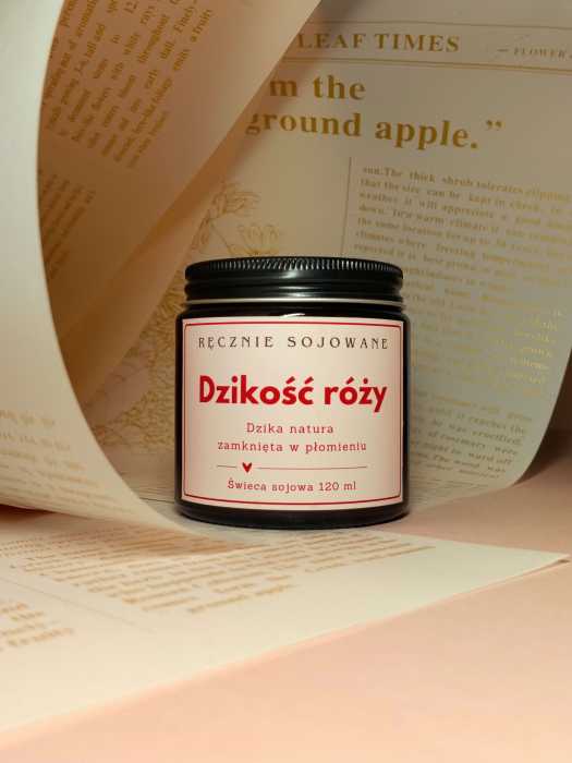 Świeczka sojowa Dzikość Róży 120ml zapach różany.jpg
