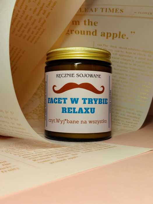Świeca Facet w Trybie Relaksu 180ml | Prezent Eukaliptus Mięta .jpg