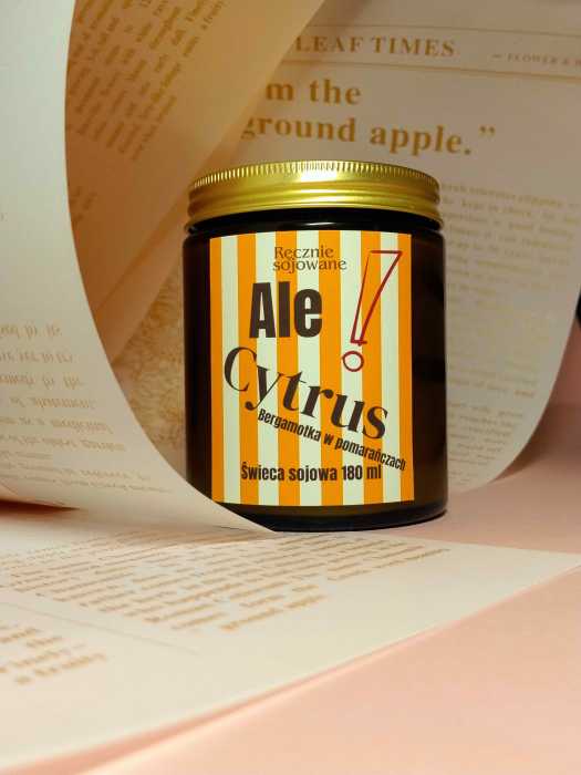 Świeca sojowa Ale! Cytrus-bergamotka w pomarańczach 180ml reczniesojowane.pl.jpeg